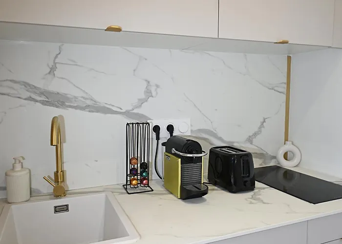 B Heliopolis Fgh アパート